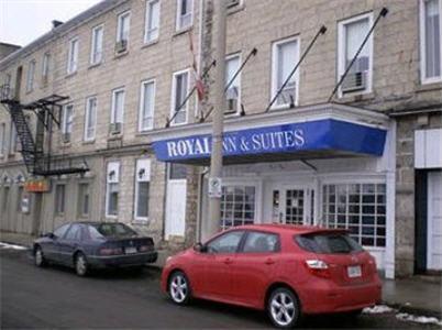 Royal Inn And Suites At グエルフ エクステリア 写真